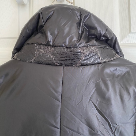 Tara Vao puffy Jacket - Picture 12 of 13